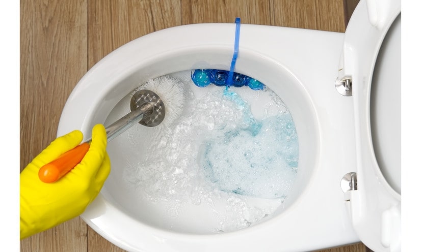 Comment nettoyer des toilettes entartrées ?